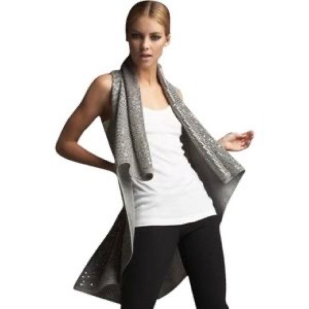 Alice +Olivia sequined gray knit vest Size M